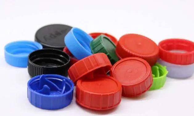  环保理念融入赛事包装，纸质纪念品替代塑料