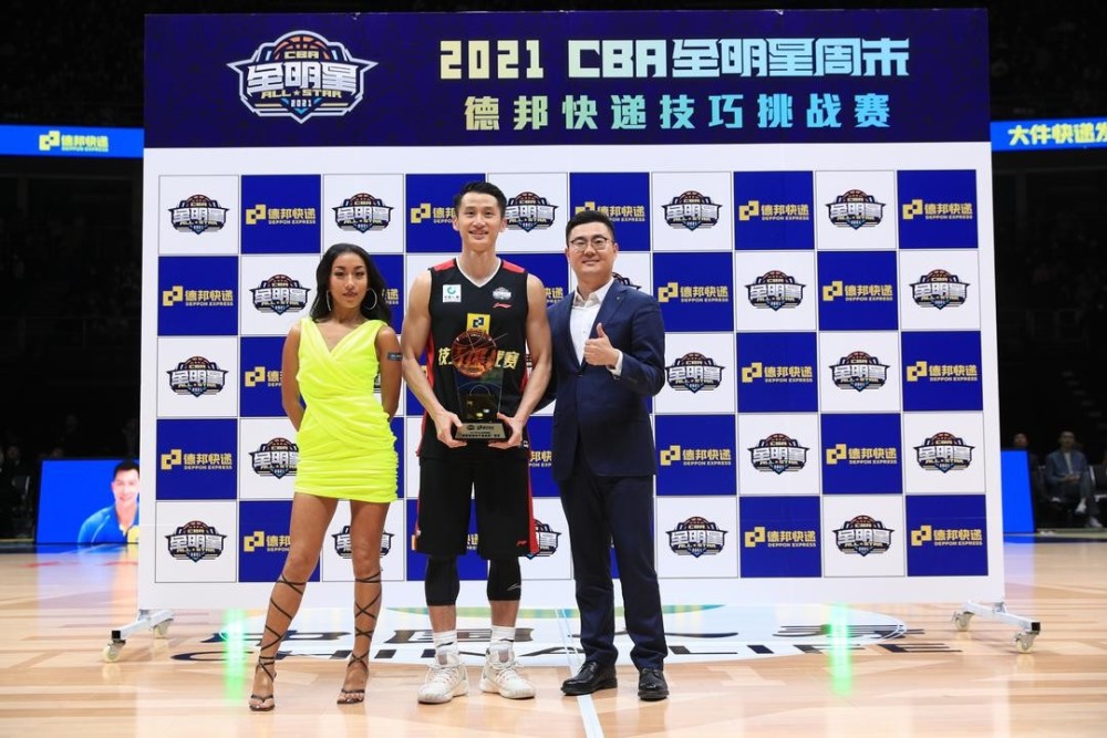  全明星周末欢乐多，技巧挑战展现球星风采