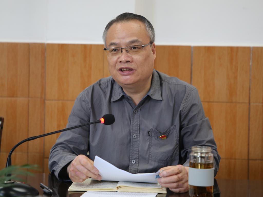  高校网球联赛激战正酣，学霸选手兼顾学业训练