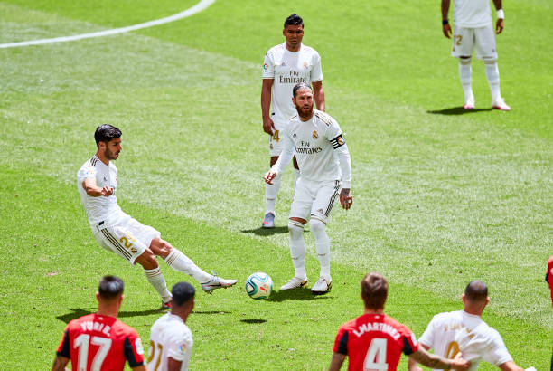  马德里竞技顽强逼平领头羊，展现铁血精神  