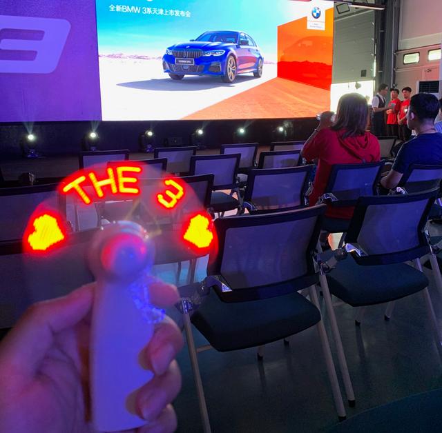  电竞场馆座无虚席，粉丝热情点燃赛场氛围  