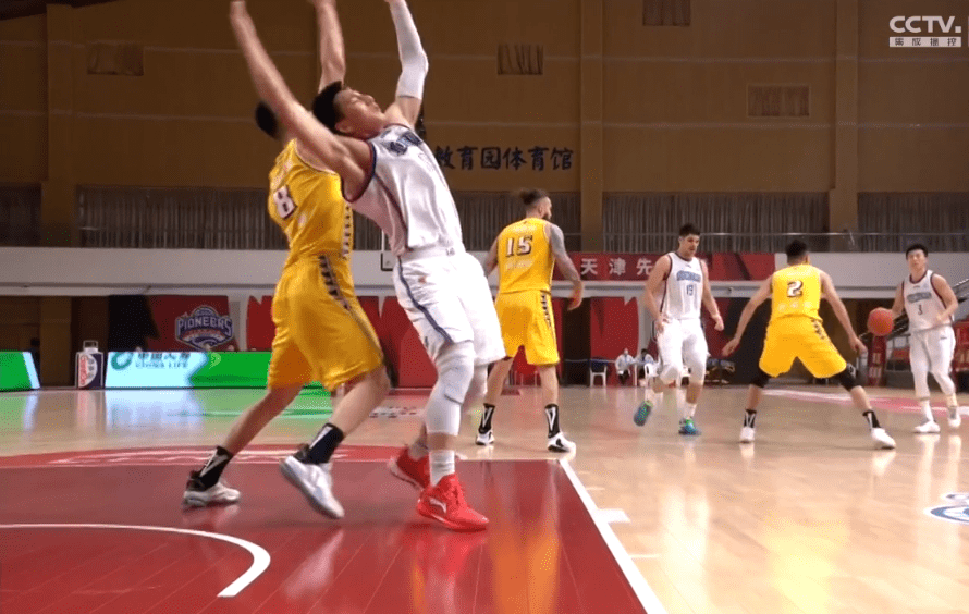  天津先行者外线发威，三分雨浇灭吉林队