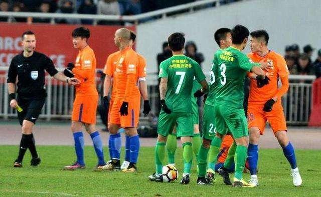  中超联赛榜首大战上演进球盛宴