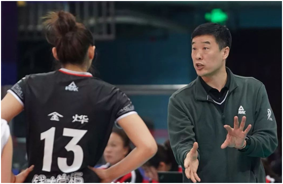  替补选手临危受命，临场发挥惊艳众人  