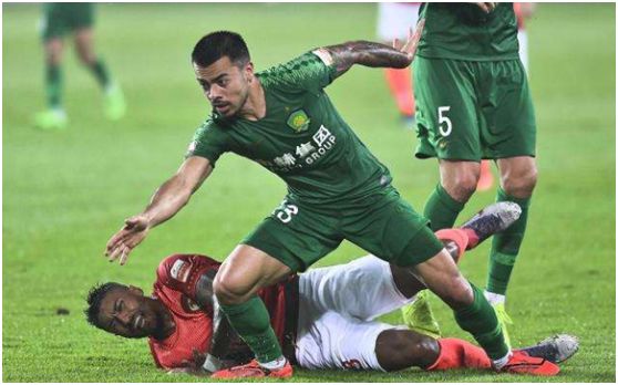  归化球员融入加速，国家队实力显著提升  