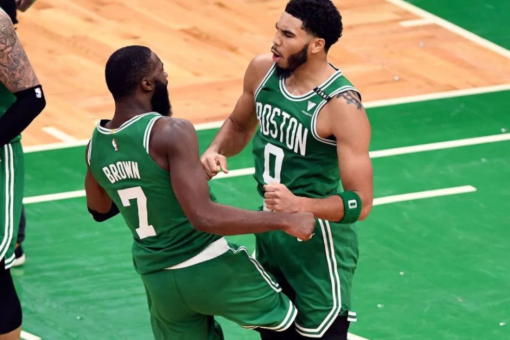  凯尔特人双探花合力击退热火